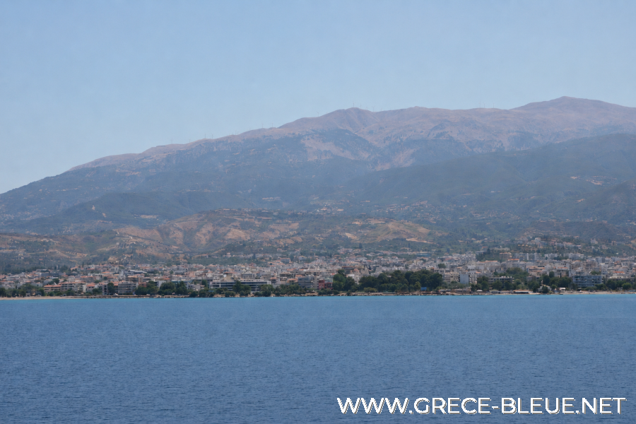Vue sur Patras depuis la mer