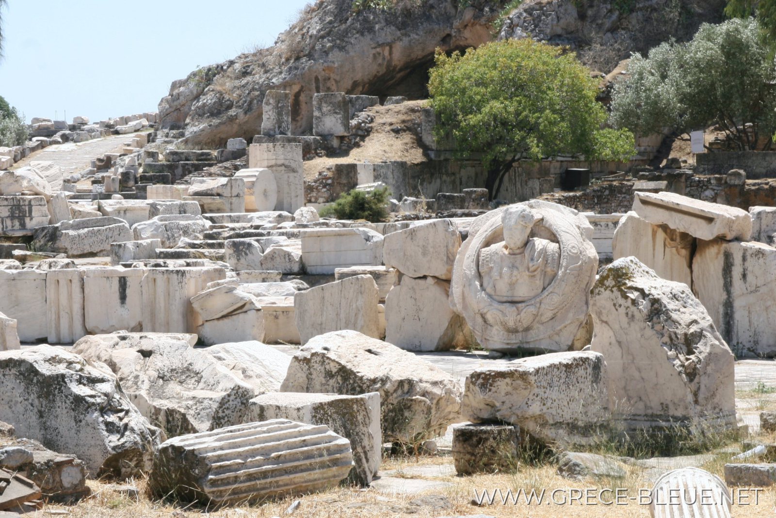 Éleusis : sanctuaire de Déméter, Temple d'Artémis
